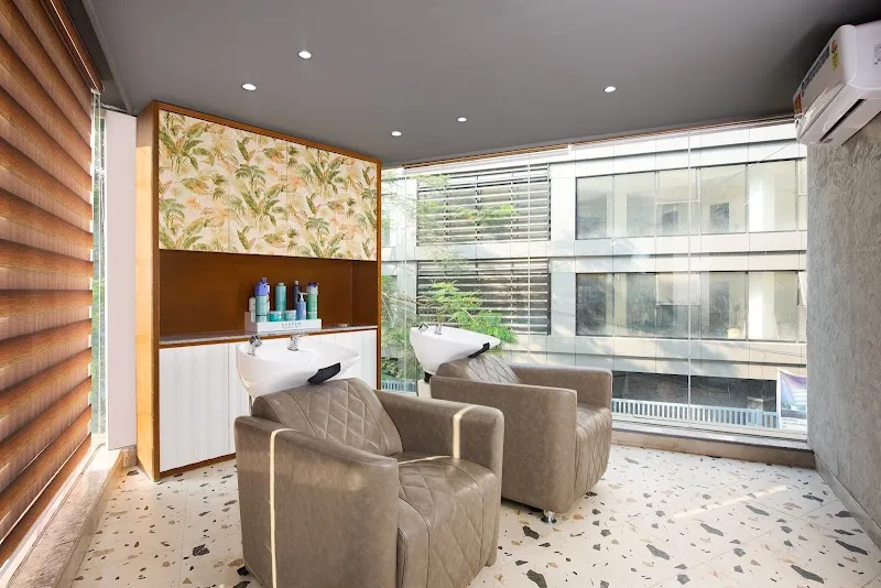 Naturals Signature Salon | Sahakar Nagar