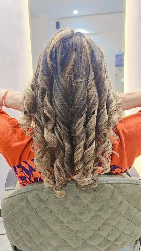 Raj Salon|Best Unisex Salon In Chembur-Affordable Salon In Chembur-Botox Hair Treatment In Chembur-Facial Services In Chembur