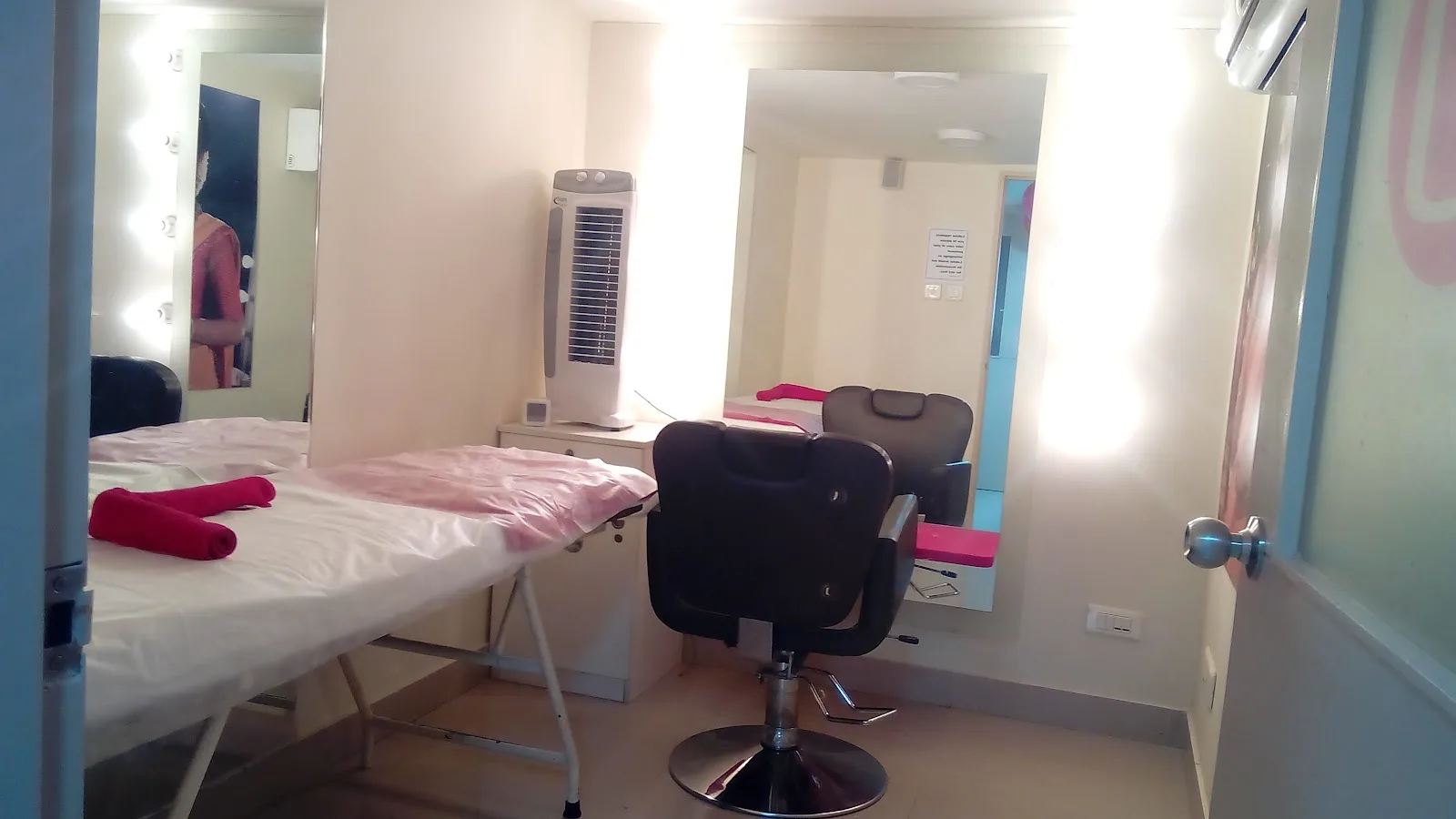 Lakme Salon in Himayath Nagar,Hyderabad