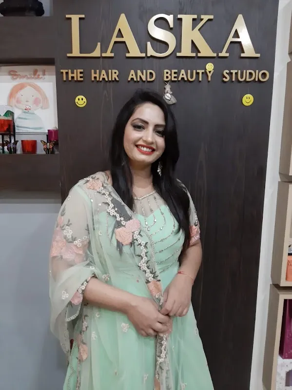 Laska unisex salon and Academy