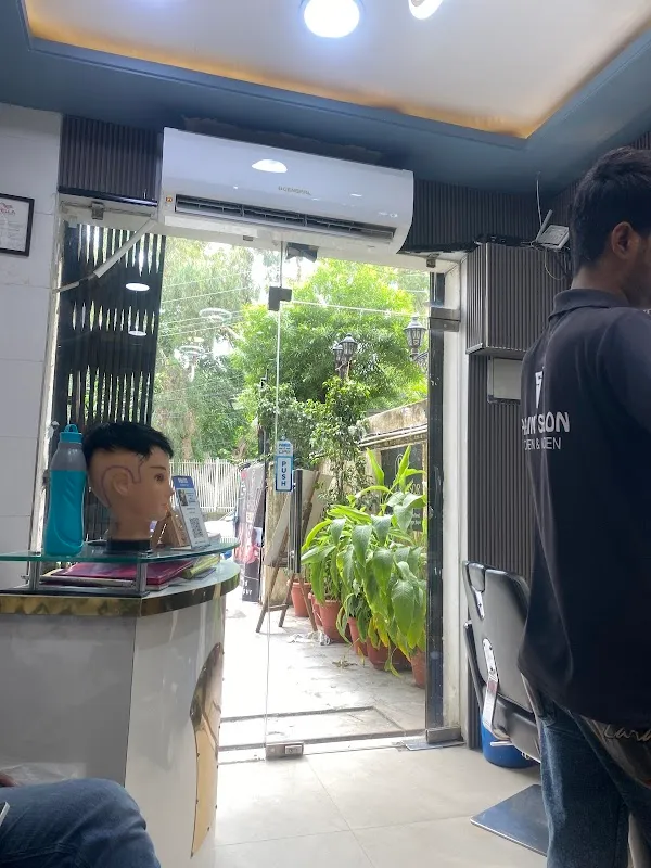 Saalim'S Beauty Salon