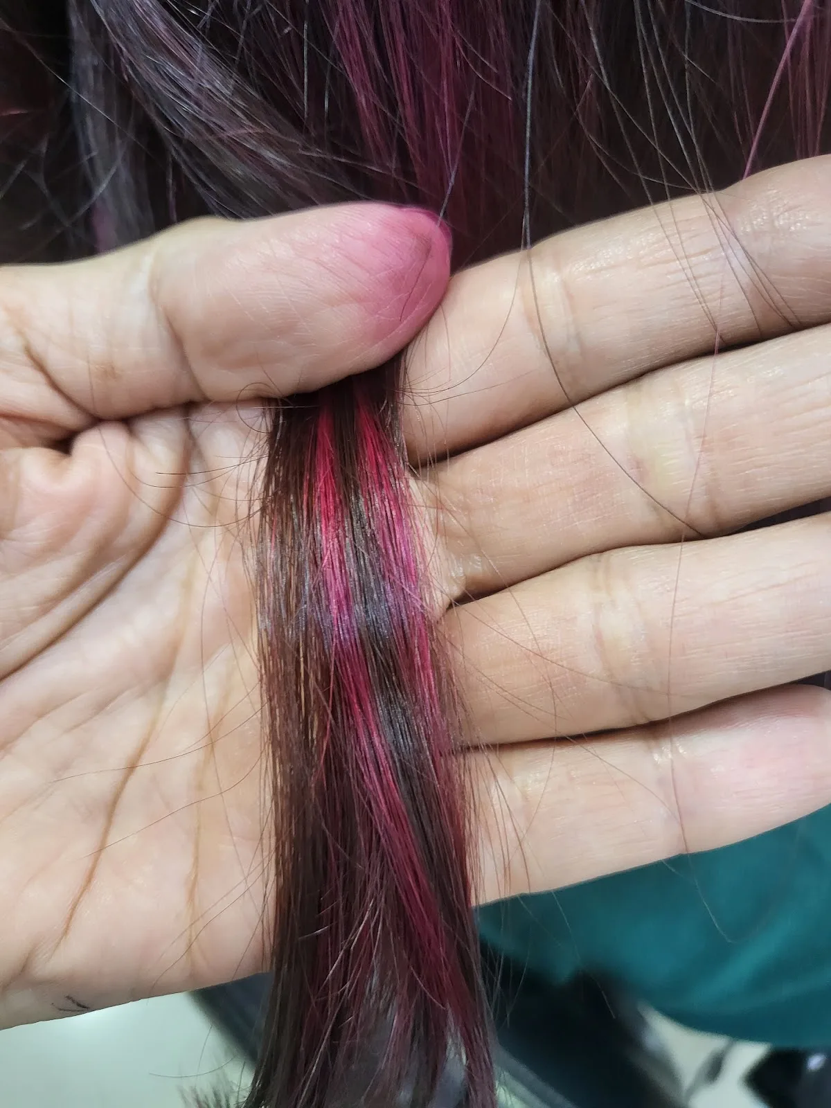 Alayna salon malad