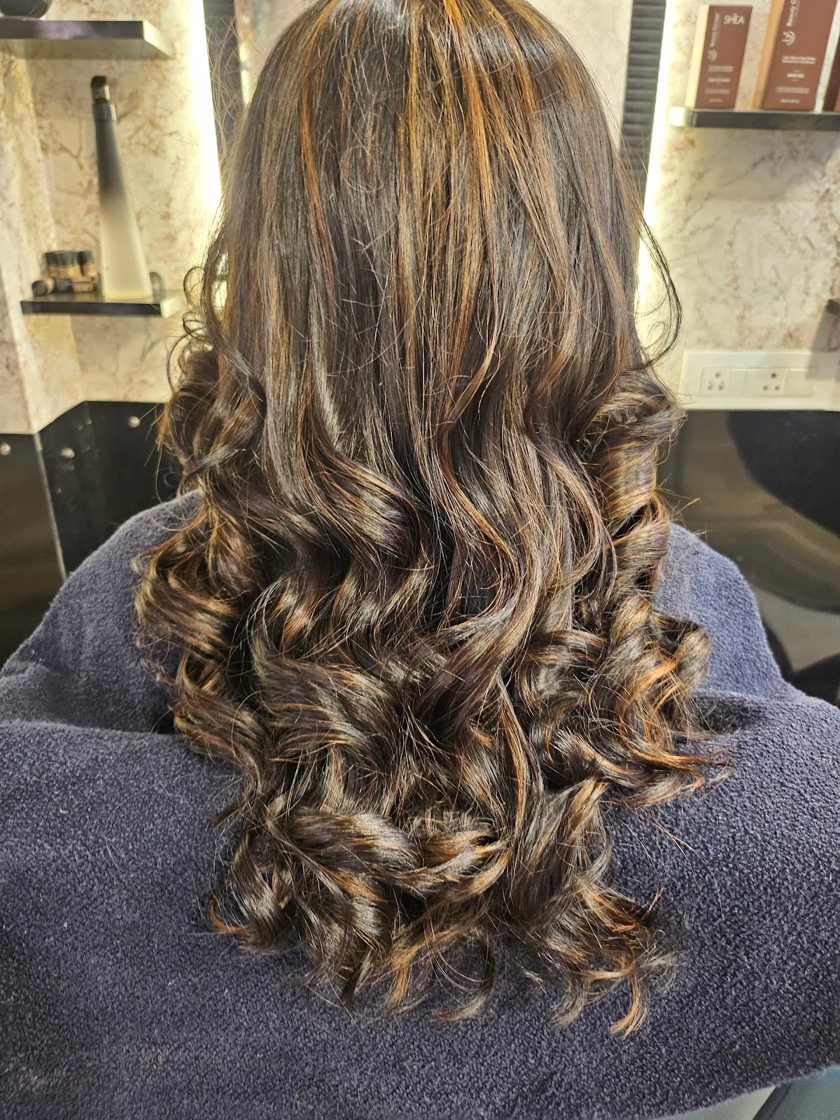 Alayna salon malad