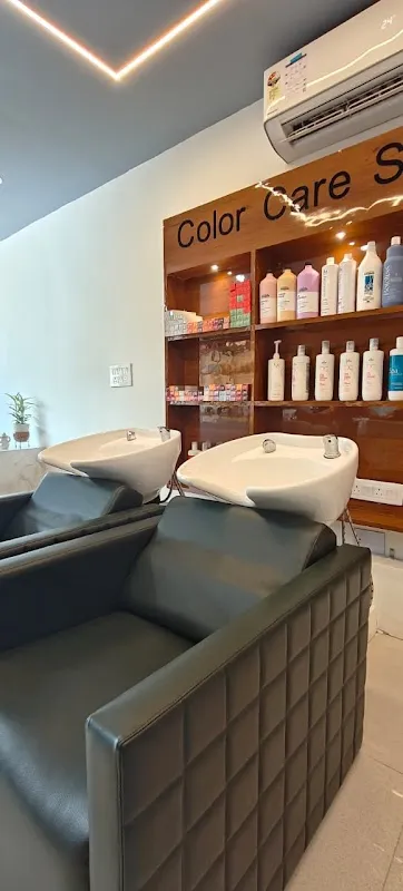 Valentino X Family Salon