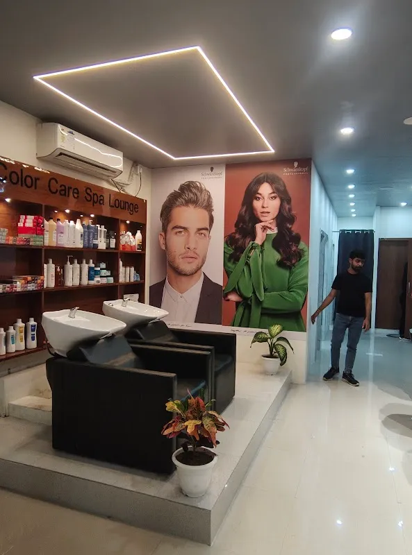 Valentino X Family Salon