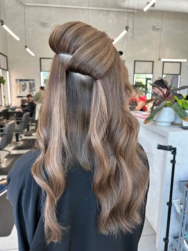 Coma Salon