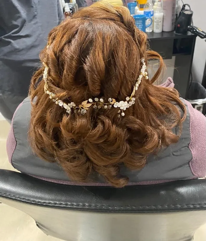 E.Y Beauty Salon - Dominican Stylist