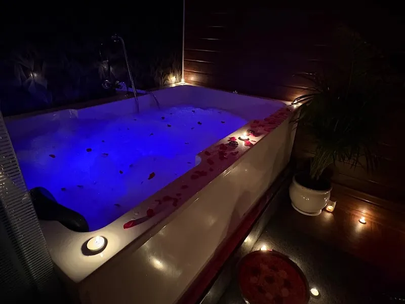 Shine Spa in Marine Lines - Best Massage Spa in Marine Lines & Fort