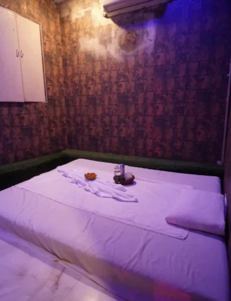 Shine Spa in Marine Lines - Best Massage Spa in Marine Lines & Fort