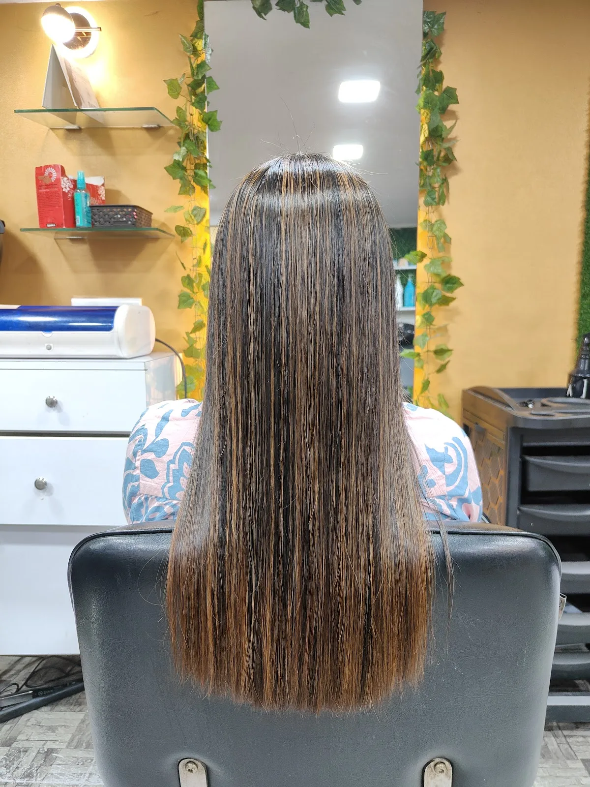 Anaya unisex salon