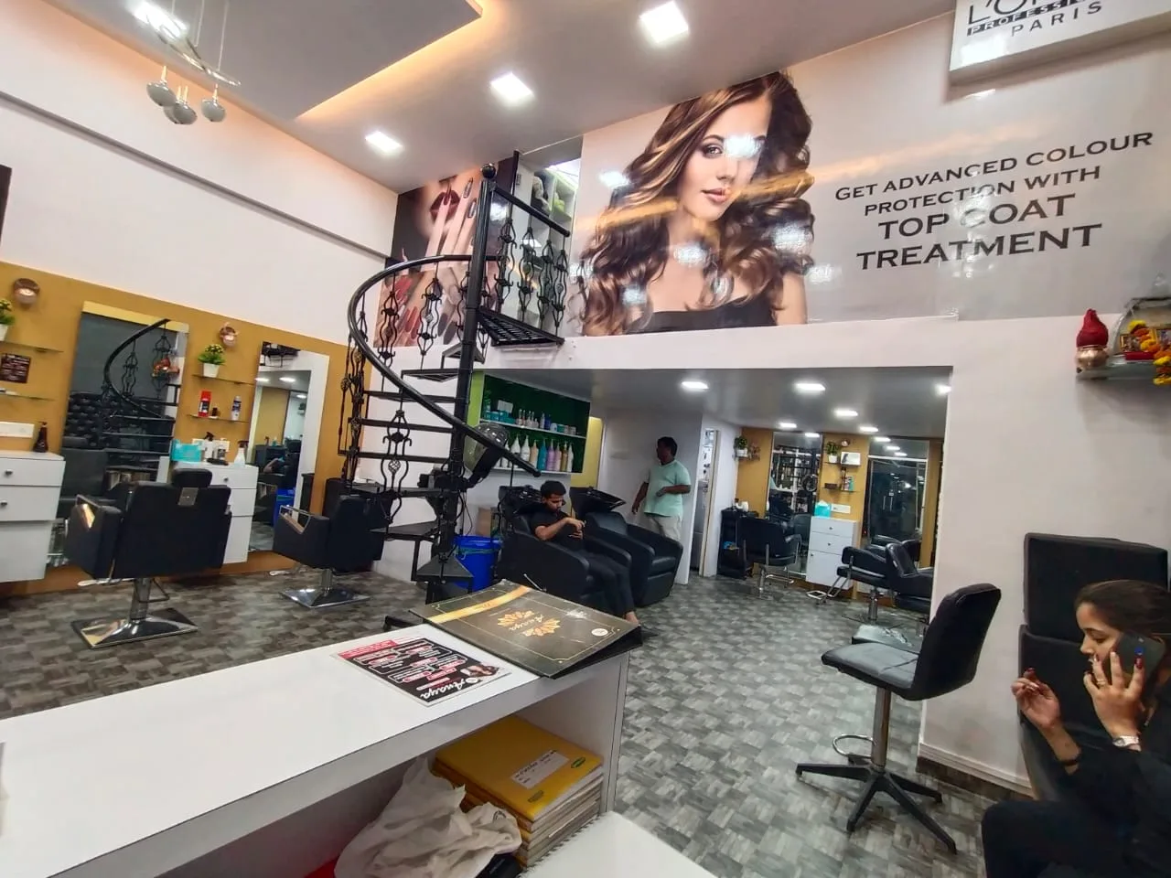 Anaya unisex salon