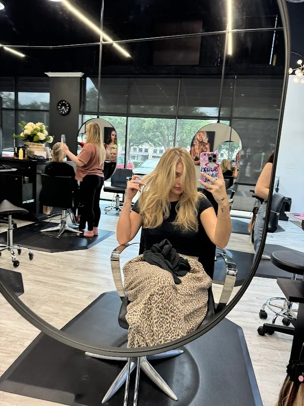 Salon Di Lusso