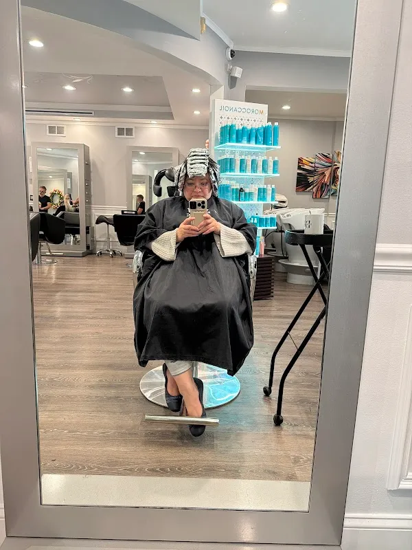 Di’Nostri Salon