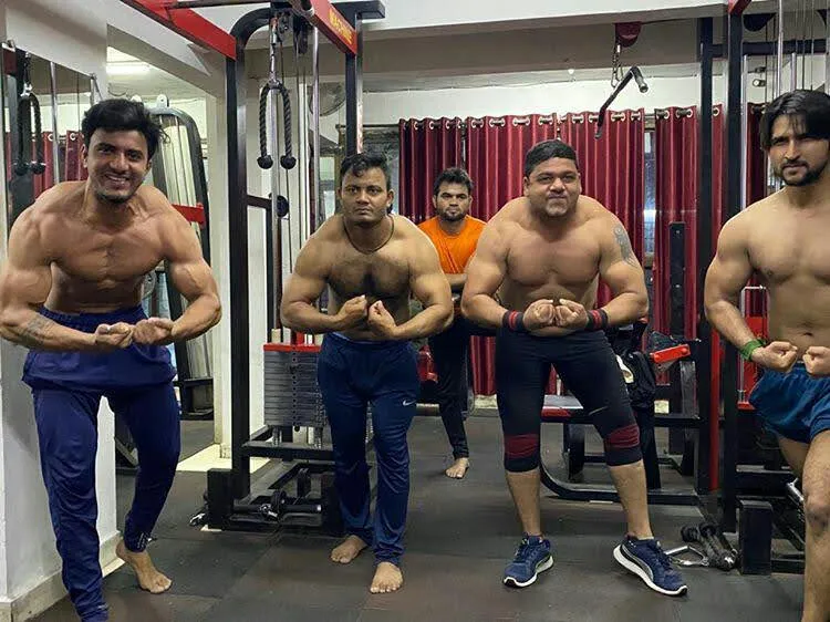 FITNESS WORLD GYM