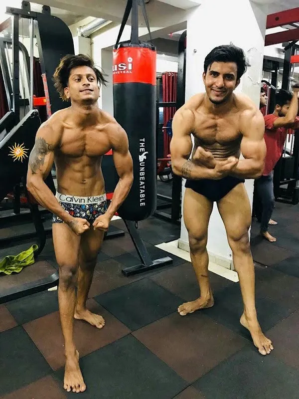 FITNESS WORLD GYM