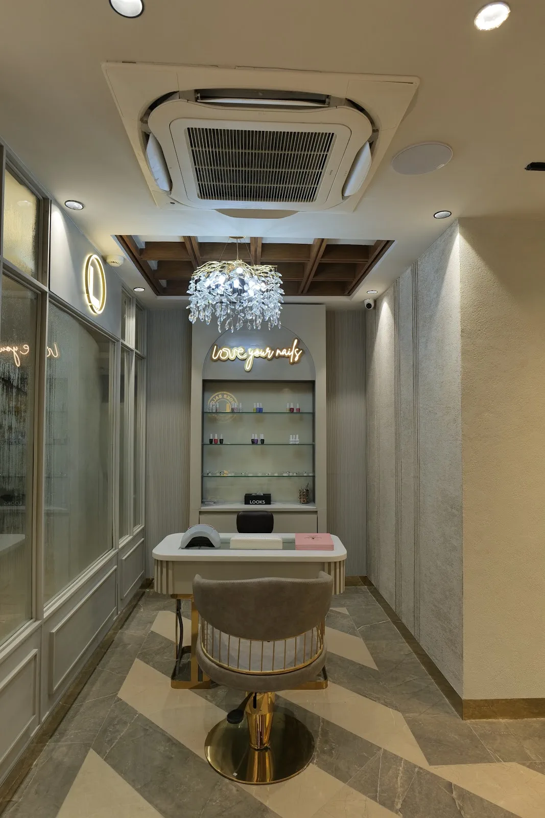 Looks Salon, C-9, Vasant Kunj