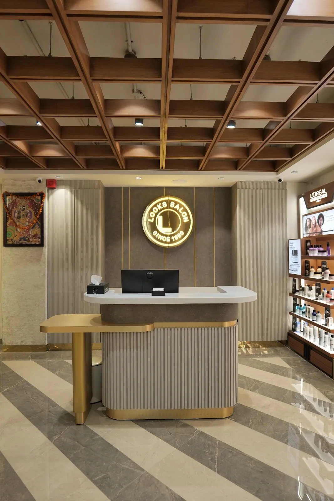 Looks Salon, C-9, Vasant Kunj