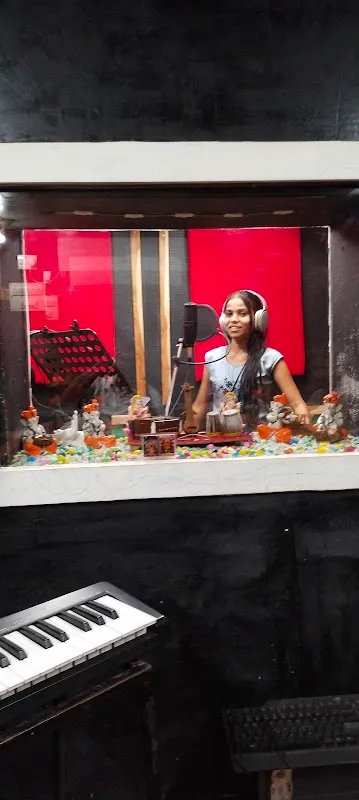 swar- sneh recording studio kurduvadi