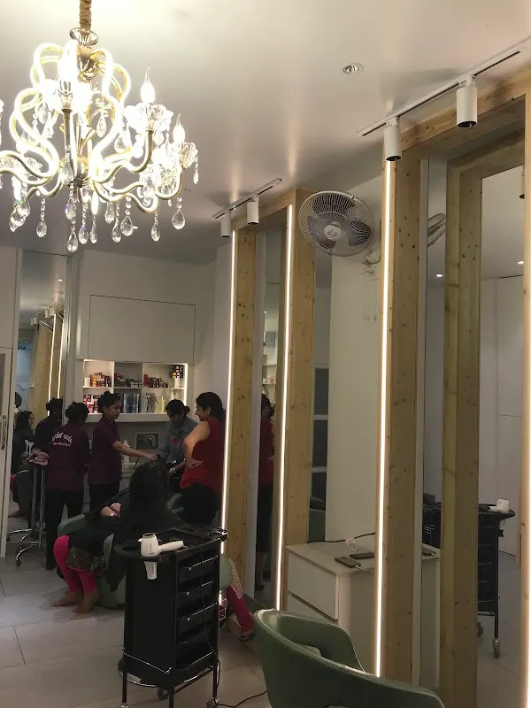 Violet curls Spa And Salon