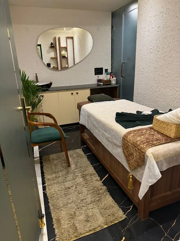 Aura THAI TRADITIONAL SPA