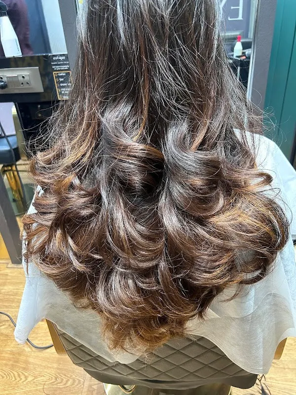 Estique Salon & Spa | Ghodbunder Road