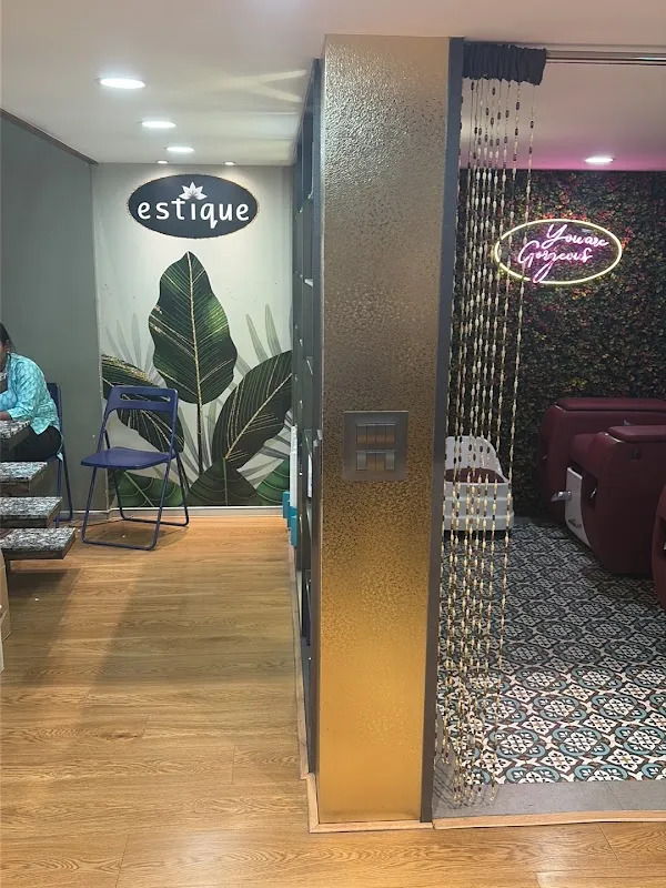 Estique Salon & Spa | Ghodbunder Road
