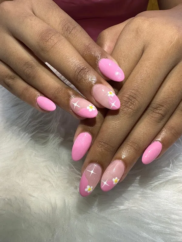 Estique Salon & Spa | Ghodbunder Road