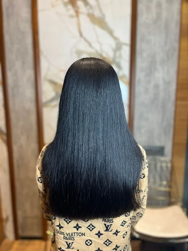 Estique Salon & Spa | Ghodbunder Road