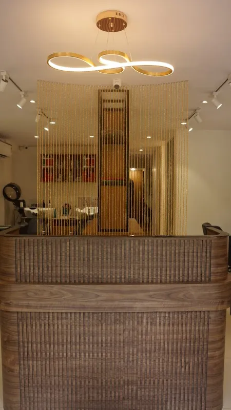 Cinnamon Salon - Unisex