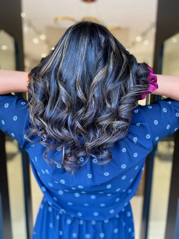 Cinnamon Salon - Unisex