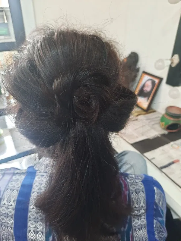 LAAVANYA BEAUTY SALON & SPA(Ladies Only)