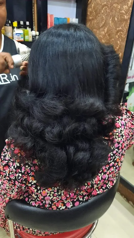 LAAVANYA BEAUTY SALON & SPA(Ladies Only)