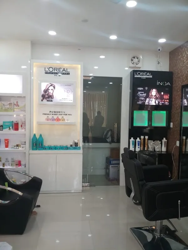 LAAVANYA BEAUTY SALON & SPA(Ladies Only)