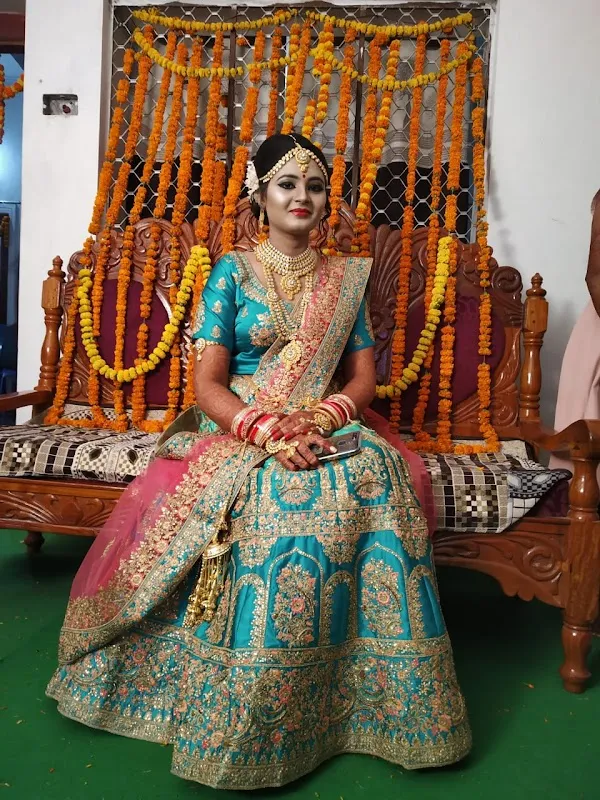 LAAVANYA BEAUTY SALON & SPA(Ladies Only)