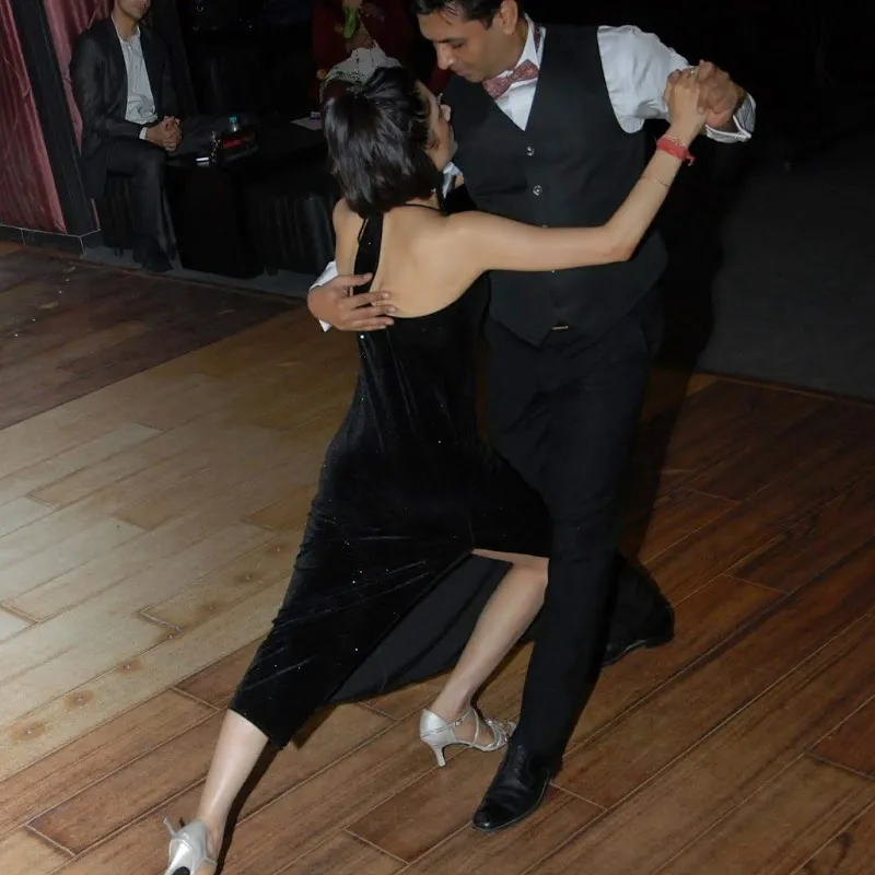 2ToTango Dance School