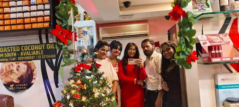 Laura Salon in Girgaon