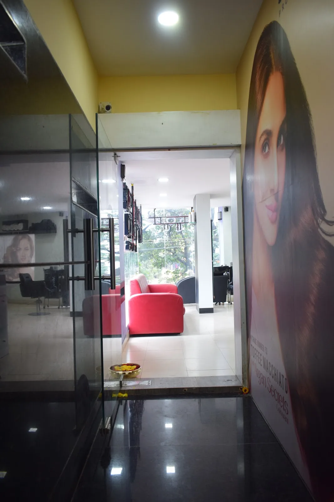 Mesmerize Salon Only Ladies