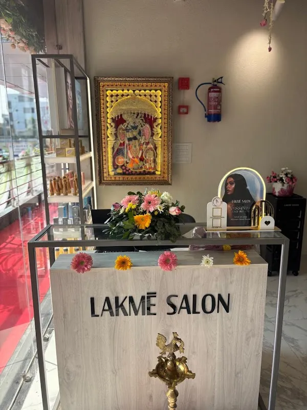 Lakme Salon, Civil Lines Road, Jhansi