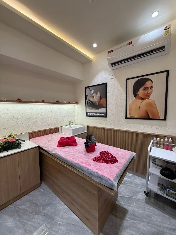 Lakme Salon, Civil Lines Road, Jhansi