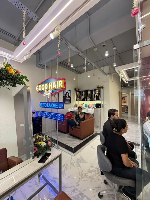 Lakme Salon, Civil Lines Road, Jhansi