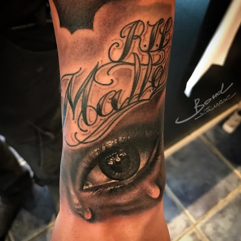 Siamese 4 Tattoo Stockholm