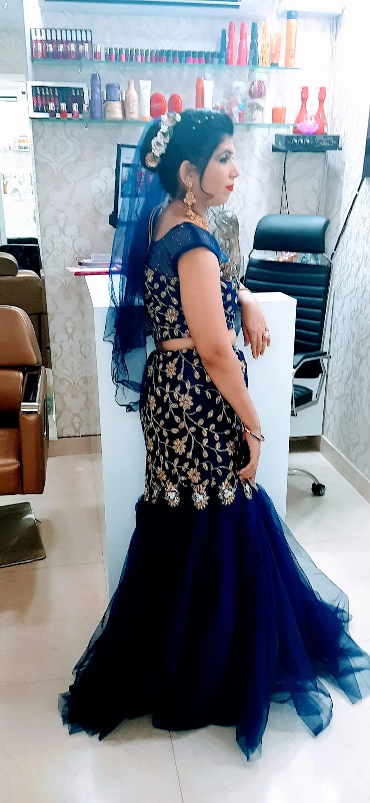 Pratibha Makeovers [makeup Studio & Academy]
