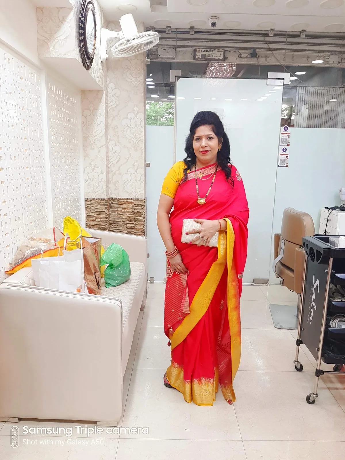 Pratibha Makeovers [makeup Studio & Academy]