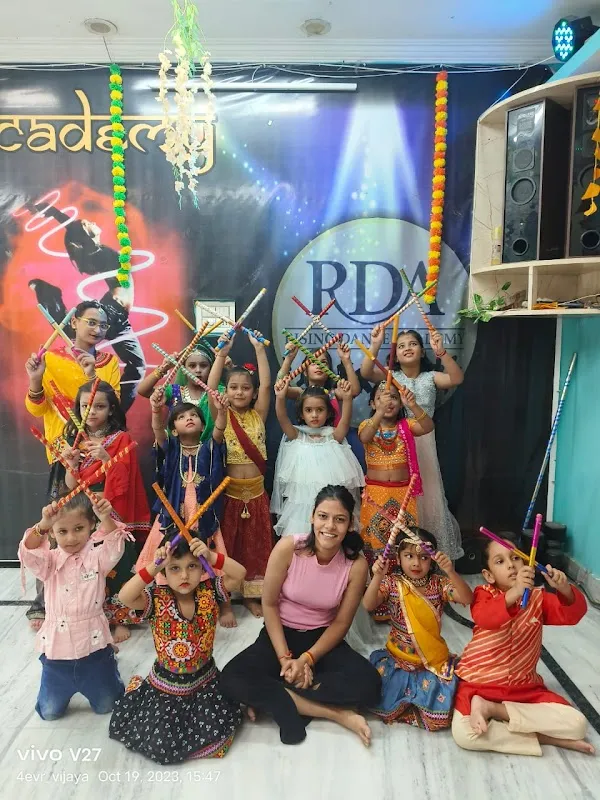 RISING DANCE ACADEMY