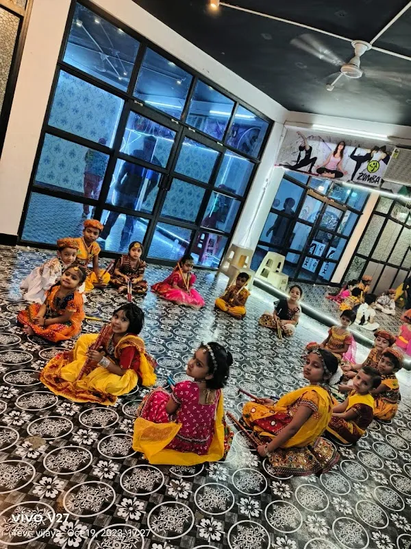 RISING DANCE ACADEMY