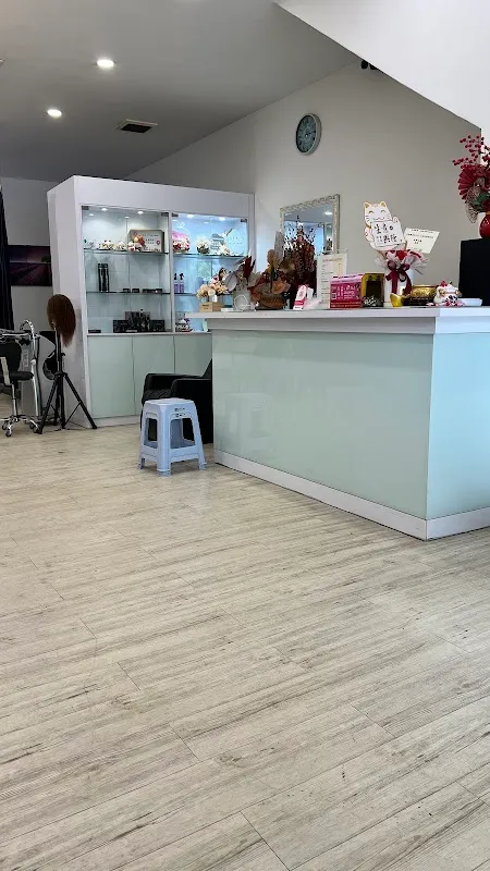 U&M HAIR SALON