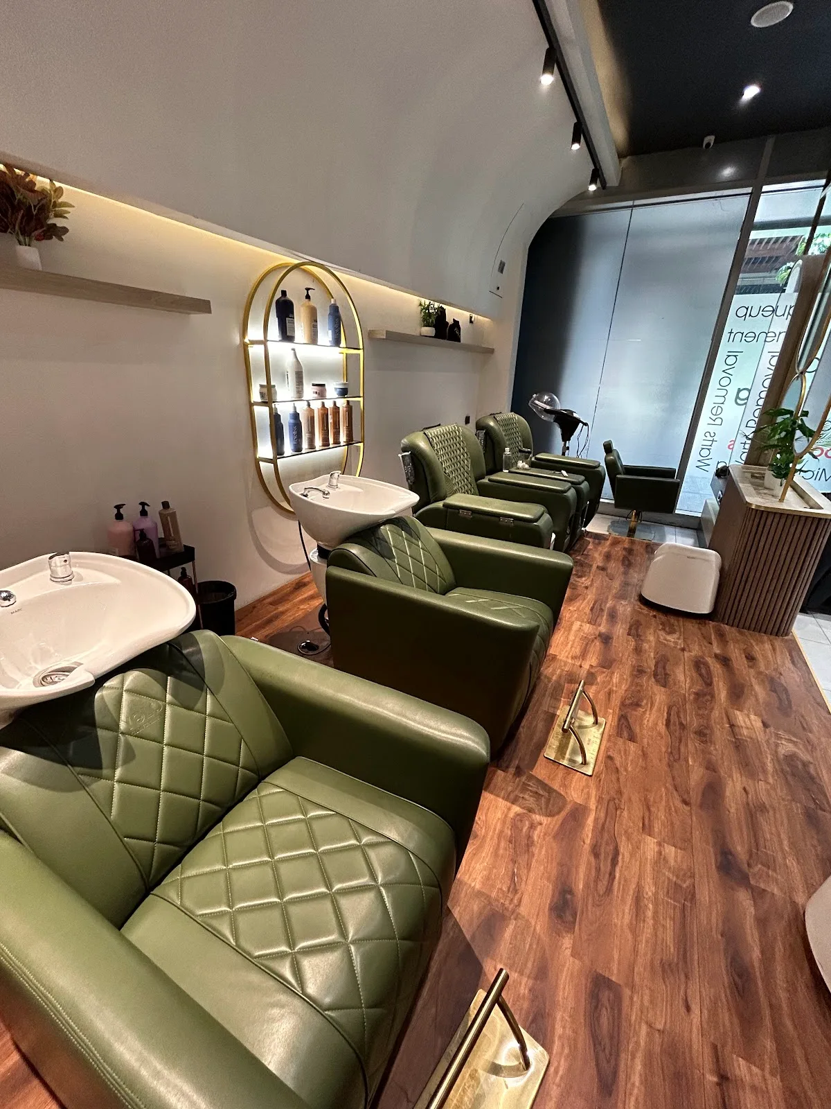 YOLO Signature Salon - Porur