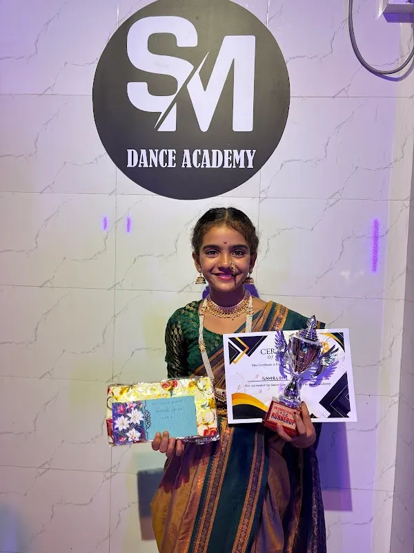 S M DANCE STUDIO