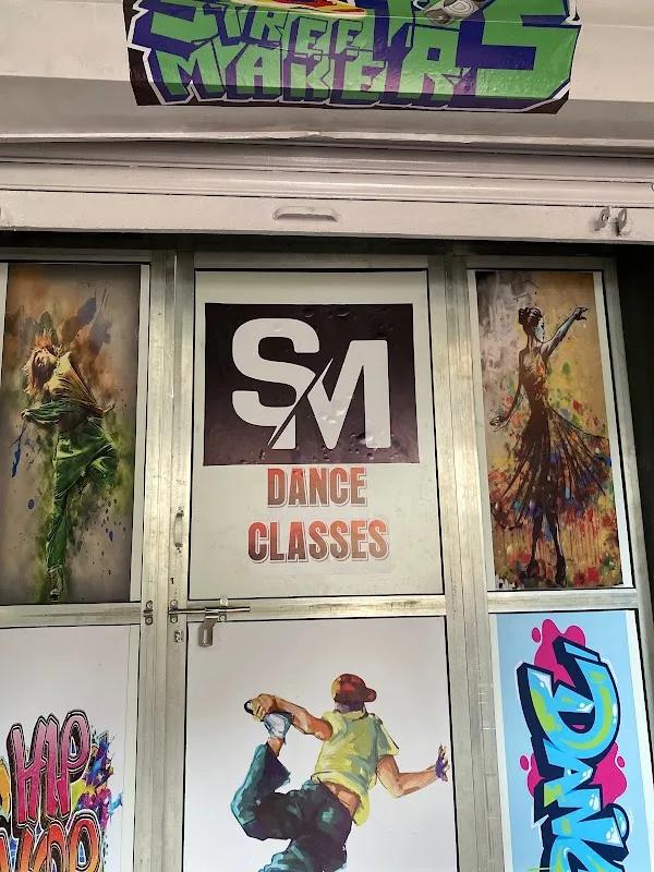 S M DANCE STUDIO