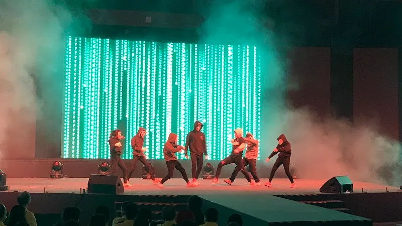 XLNC Dance Company